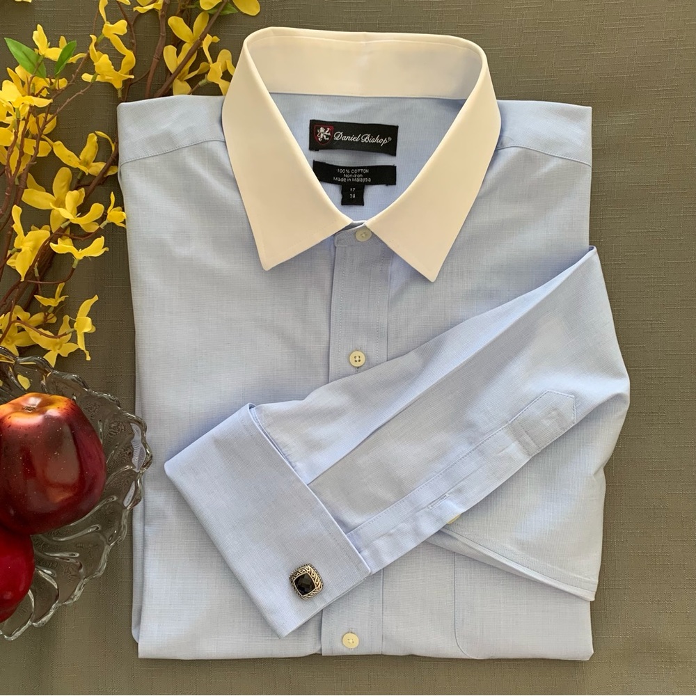 Daniel Bishop men's long sleeve French cuff blue dress shirt w/white collar. EUC
